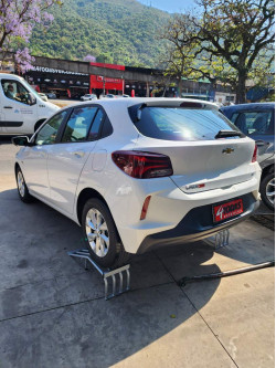 Onix Hatch 1.0 4P FLEX LT PLUS