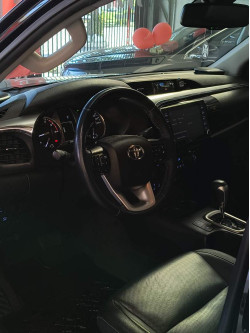 TOYOTA Hilux Caminhonete 2.8 16V SRX 4X4 DIESEL CABINE DUPLA AUTOMÁTICO