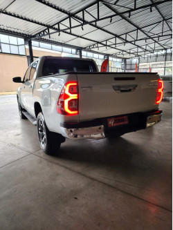 Hilux Caminhonete 2.8 16V SRX 4X4 DIESEL CABINE DUPLA AUTOMÁTICO