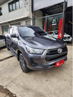TOYOTA Hilux Caminhonete 2.8 16V 4P SR 4X4 DIESEL CABINE DUPLA AUTOMÁTICO