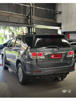 Hilux SW4 3.0 16V 4P SRV 4X4 7 LUGARES TURBO DIESEL AUTOMÁTICO