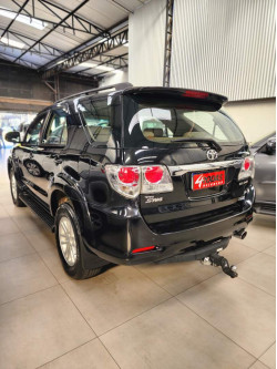 Hilux SW4 3.0 16V 4P SRV 4X4 7 LUGARES TURBO DIESEL AUTOMÁTICO