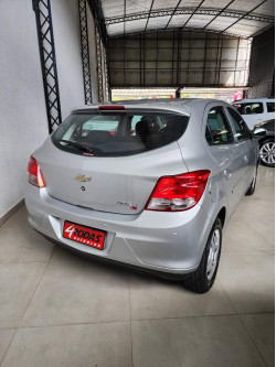 CHEVROLET Onix Hatch 1.0 4P FLEX LT