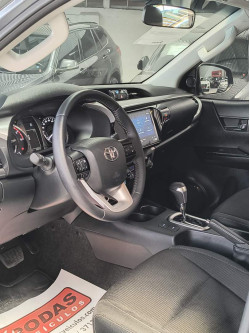 TOYOTA Hilux Caminhonete 2.8 16V 4P SR 4X4 DIESEL CABINE DUPLA AUTOMÁTICO