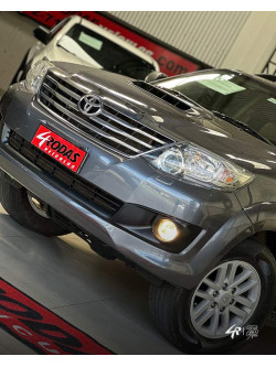 Hilux SW4 3.0 16V 4P SRV 4X4 7 LUGARES TURBO DIESEL AUTOMÁTICO