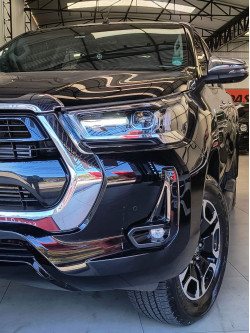 TOYOTA Hilux Caminhonete 2.8 16V SRX 4X4 DIESEL CABINE DUPLA AUTOMÁTICO