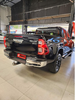 Hilux Caminhonete 2.8 16V SRX 4X4 DIESEL CABINE DUPLA AUTOMÁTICO