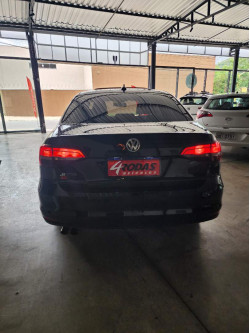 VOLKSWAGEN Jetta 2.0 4P FLEX CONFORTLINE TIPTRONIC AUTOMÁTICO