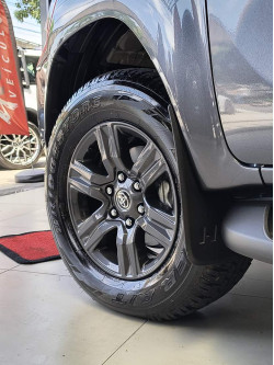TOYOTA Hilux Caminhonete 2.8 16V 4P SR 4X4 DIESEL CABINE DUPLA AUTOMÁTICO
