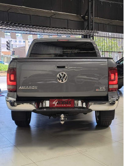 VOLKSWAGEN Amarok 3.0 V6 CABINE DUPLA HIGHLINE 4X4 TURBO INTERCOOLER AUTOMÁTICO