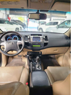 Hilux SW4 3.0 16V 4P SRV 4X4 7 LUGARES TURBO DIESEL AUTOMÁTICO