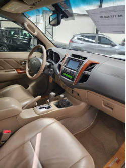 TOYOTA Hilux SW4 3.0 16V 4P SRV 4X4 7 LUGARES TURBO DIESEL AUTOMÁTICO