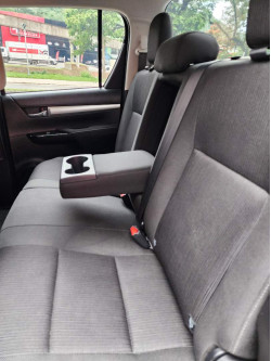 TOYOTA Hilux Caminhonete 2.8 16V 4P SR 4X4 DIESEL CABINE DUPLA AUTOMÁTICO