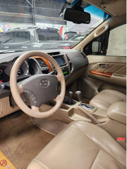 TOYOTA Hilux SW4 3.0 16V 4P SRV 4X4 7 LUGARES TURBO DIESEL AUTOMÁTICO