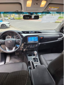 TOYOTA Hilux Caminhonete 2.8 16V 4P SR 4X4 DIESEL CABINE DUPLA AUTOMÁTICO