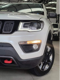 JEEP Compass 2.0 16V 4P 350 TRAILHAWK 4X4 TURBO DIESEL AUTOMÁTICO