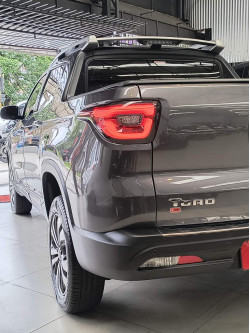 FIAT Toro 1.3 16V 4P FLEX 270 TURBO VOLCANO AUTOMÁTICO