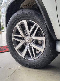 TOYOTA Hilux SW4 2.8 16V 4P SRX 4X4 7 LUGARES TURBO DIESEL AUTOMÁTICO