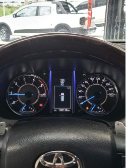 TOYOTA Hilux SW4 2.8 16V 4P SRX 4X4 7 LUGARES TURBO DIESEL AUTOMÁTICO