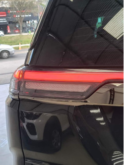 JEEP Commander 2.0 16V 4P HURRICANE 4 TURBO BLACKHAWK AUTOMÁTICO AT9