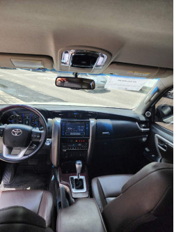 TOYOTA Hilux SW4 2.8 16V 4P SRX 4X4 7 LUGARES TURBO DIESEL AUTOMÁTICO