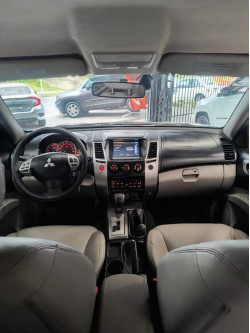 MITSUBISHI Pajero Dakar 3.2 16V 4P HPE S 4X4 TURBO DIESEL INTECOOLER 7 LUGARES AUTOMÁTICO