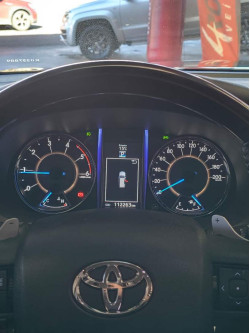 TOYOTA Hilux SW4 2.8 4P SRX 4X4 DIAMOND 7 LUGARES TURBO DIESEL AUTOMÁTICO
