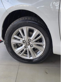 TOYOTA Yaris Hatch 1.5 16V 4P FLEX XL MULTIDRIVE AUTOMÁTICO CVT