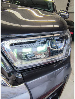 TOYOTA Hilux Caminhonete 2.8 16V SRX 4X4 TURBO DIESEL CABINE DUPLA AUTOMÁTICO