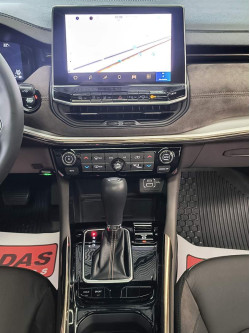 JEEP Commander 1.3 16V 4P FLEX T270 OVERLAND TURBO AUTOMÁTICO