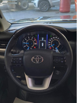 TOYOTA Hilux SW4 2.8 4P SRX 4X4 DIAMOND 7 LUGARES TURBO DIESEL AUTOMÁTICO