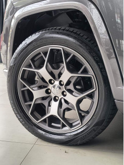 JEEP Commander 2.0 16V 4P TD380 OVERLAND TURBO DIESEL AUTOMÁTICO