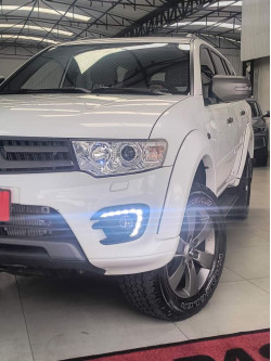 MITSUBISHI Pajero Dakar 3.2 16V 4P HPE S 4X4 TURBO DIESEL INTECOOLER 7 LUGARES AUTOMÁTICO