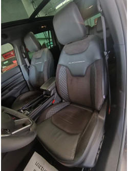JEEP Commander 2.0 16V 4P HURRICANE 4 TURBO BLACKHAWK AUTOMÁTICO AT9