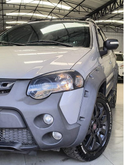 FIAT Strada 1.8 FLEX ADVENTURE CABINE DUPLA