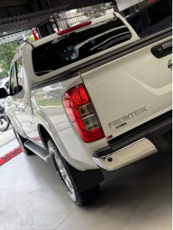 NISSAN Frontier 2.3 16V LE 4X4 CABINE DUPLA BI-TURBO DIESEL AUTOMÁTICO