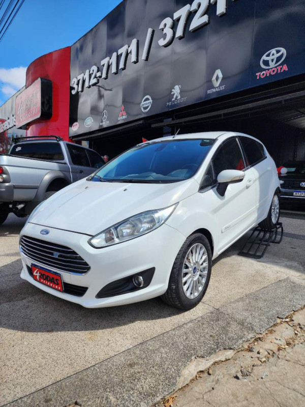 Fiesta Hatch 1.6 16V 4P FLEX TITANIUM PLUS POWERSHIFT AUTOMÁTICO
