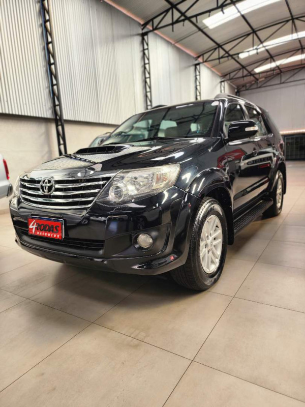 Hilux SW4 3.0 16V 4P SRV 4X4 7 LUGARES TURBO DIESEL AUTOMÁTICO