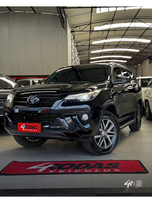 Hilux SW4 2.8 16V 4P SRX 4X4 7 LUGARES TURBO DIESEL AUTOMÁTICO