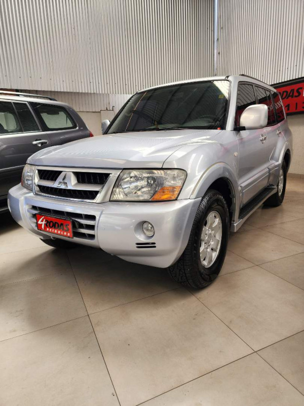Pajero Full 3.2 16V 4P HPE 4X4 TURBO DIESEL AUTOMÁTICO