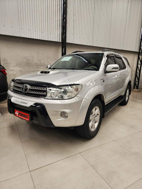 Hilux SW4 3.0 16V 4P SRV 4X4 7 LUGARES TURBO DIESEL AUTOMÁTICO