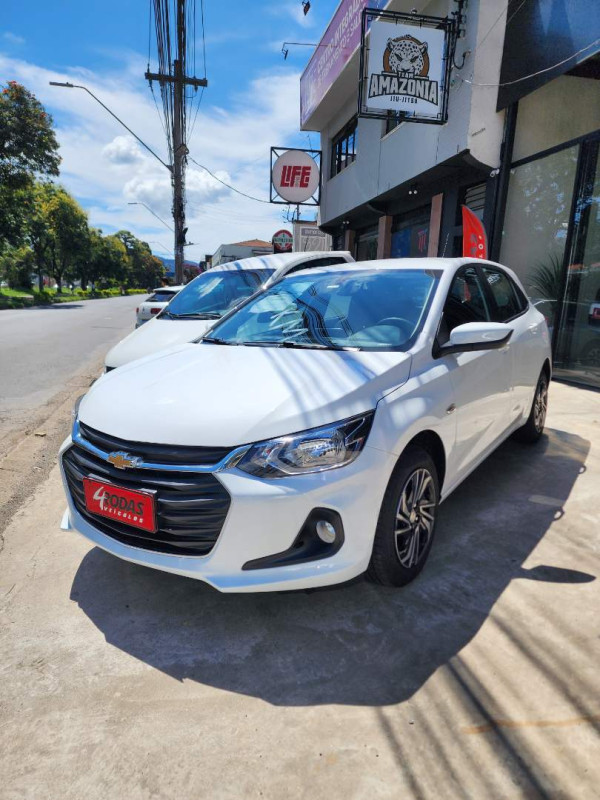 Onix Hatch 1.0 4P FLEX LT PLUS