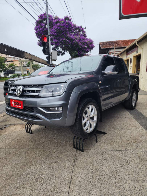 Amarok 3.0 V6 CABINE DUPLA HIGHLINE 4X4 TURBO INTERCOOLER AUTOMÁTICO