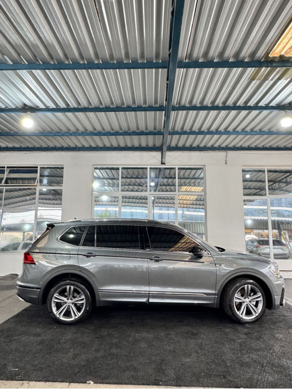 Tiguan 2.0 350 TSI TOTAL FLEX ALLSPACE R-LINE 4-MOTION TURBO AUTOMÁTICO DSG