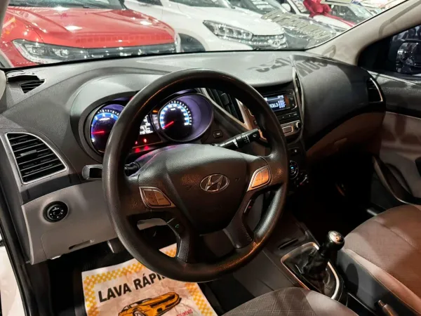 HYUNDAI HB20S 1.0 COMFORT PLUS 12V HYUNDAI HB20S 1.0 COMFORT PLUS 12V