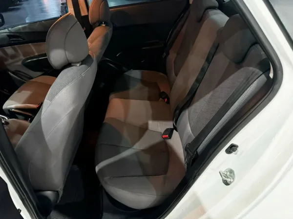 HYUNDAI HB20S 1.0 COMFORT PLUS 12V HYUNDAI HB20S 1.0 COMFORT PLUS 12V