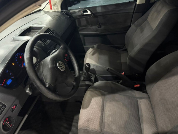 VOLKSWAGEN Polo Sedan 1.6 MI 8V VOLKSWAGEN Polo Sedan 1.6 MI 8V