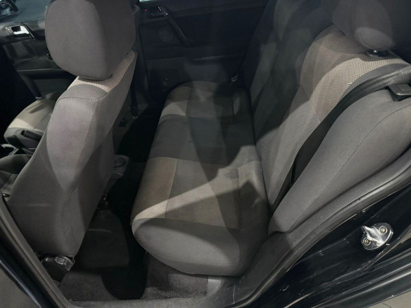 VOLKSWAGEN Polo Sedan 1.6 MI 8V VOLKSWAGEN Polo Sedan 1.6 MI 8V