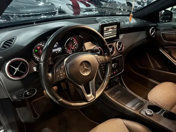 MERCEDES-BENZ GLA 200 1.6 CGI ADVANCE 16V TURBO MERCEDES-BENZ GLA 200 1.6 CGI ADVANCE 16V TURBO