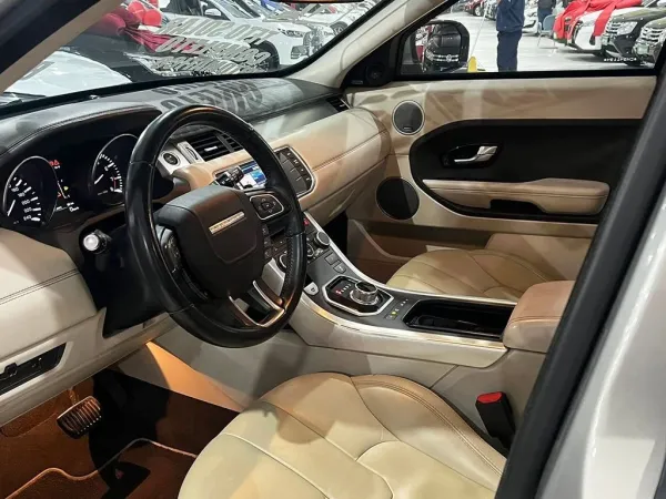 LAND ROVER Range Rover Evoque 2.0 PRESTIGE 4WD 16V LAND ROVER Range Rover Evoque 2.0 PRESTIGE 4WD 16V